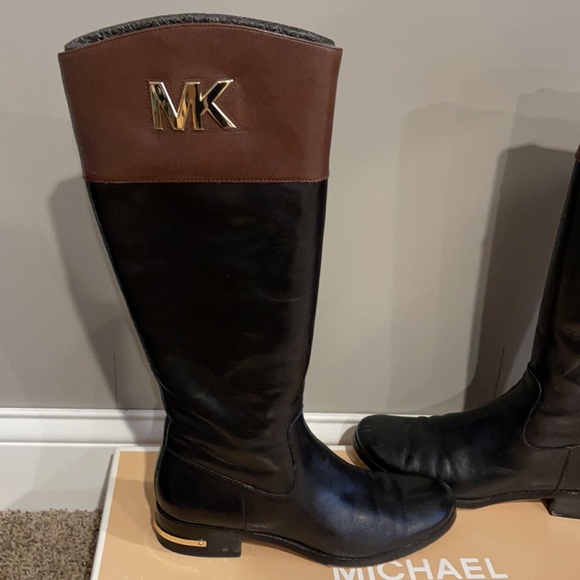 Michael Kors Boot - Picture 2 of 9